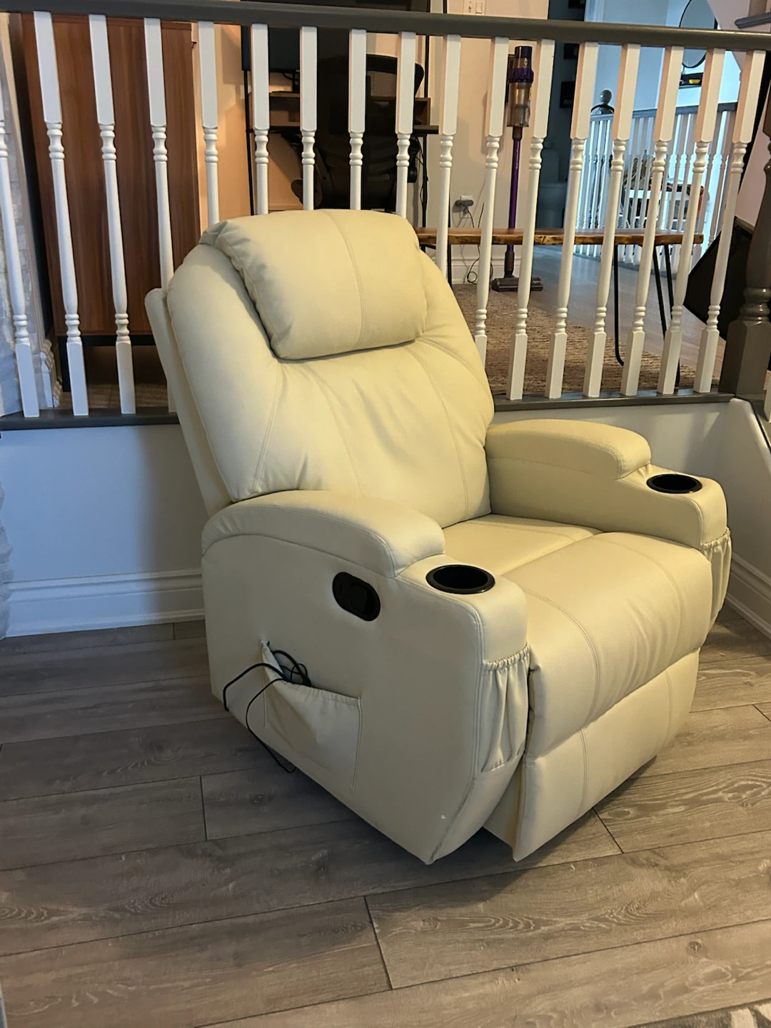 Cream Leather Recliner Chair with Cup Holders - photo 2