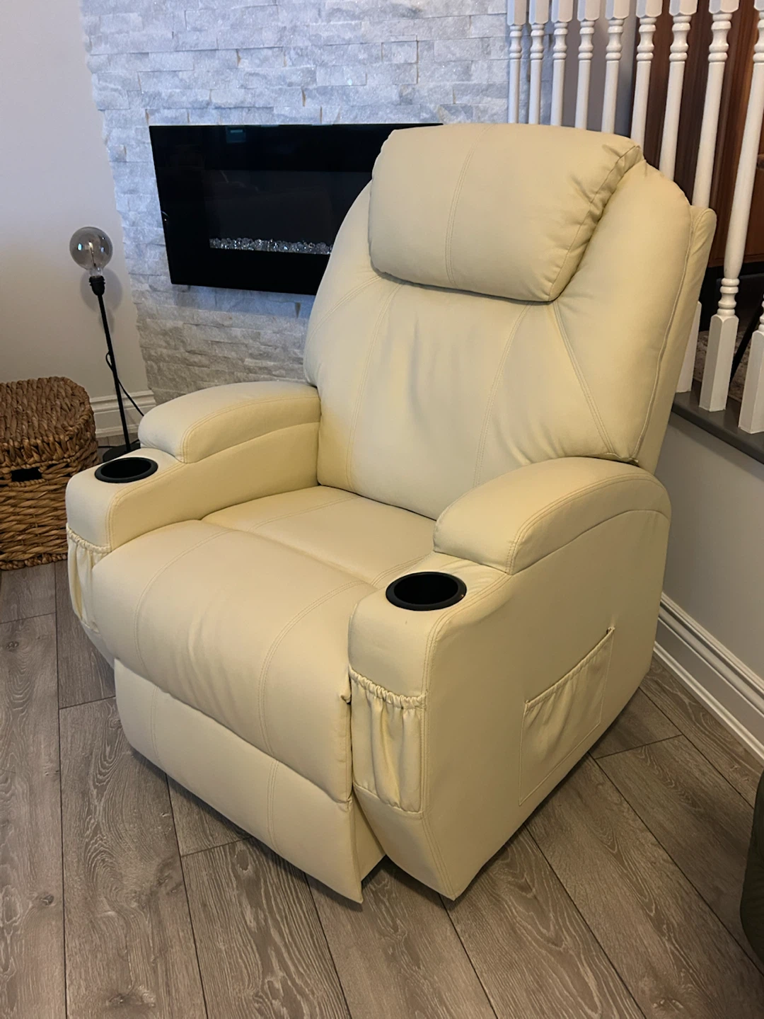 Cream Leather Recliner Chair with Cup Holders - photo 3