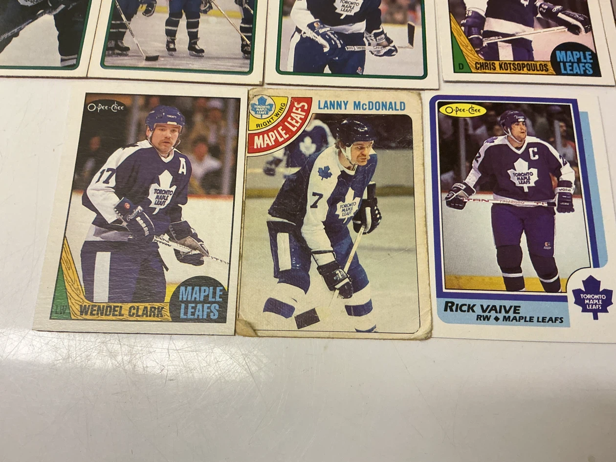 13 Vintage O-Pee-Chee Toronto Maple Leafs Hockey Cards - photo 4