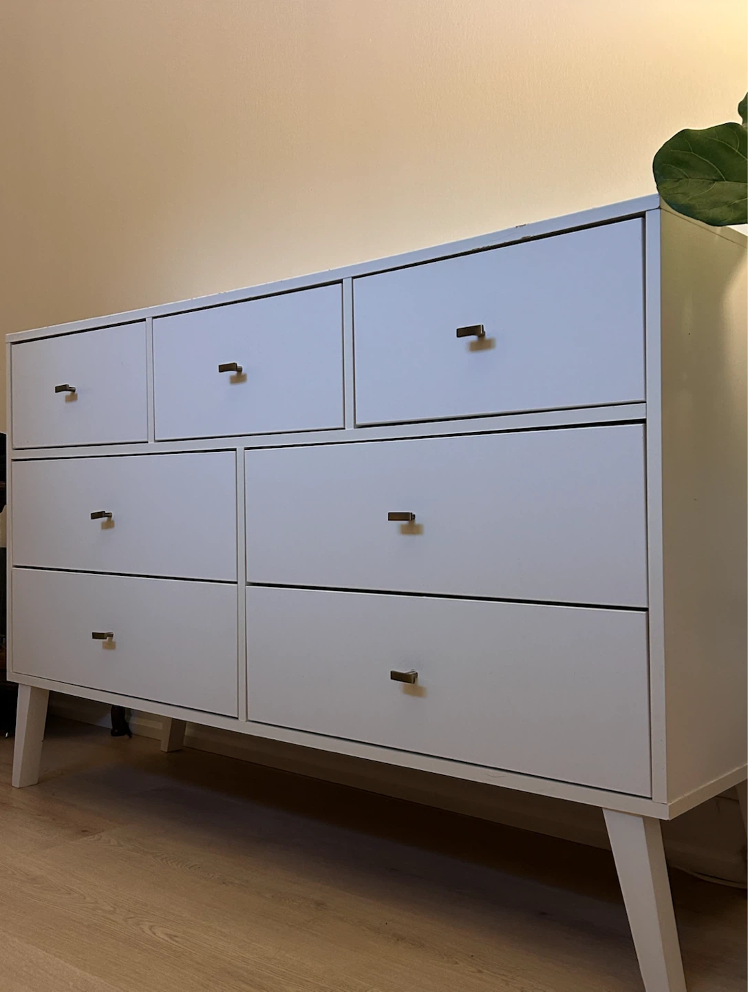 White dresser - photo 2