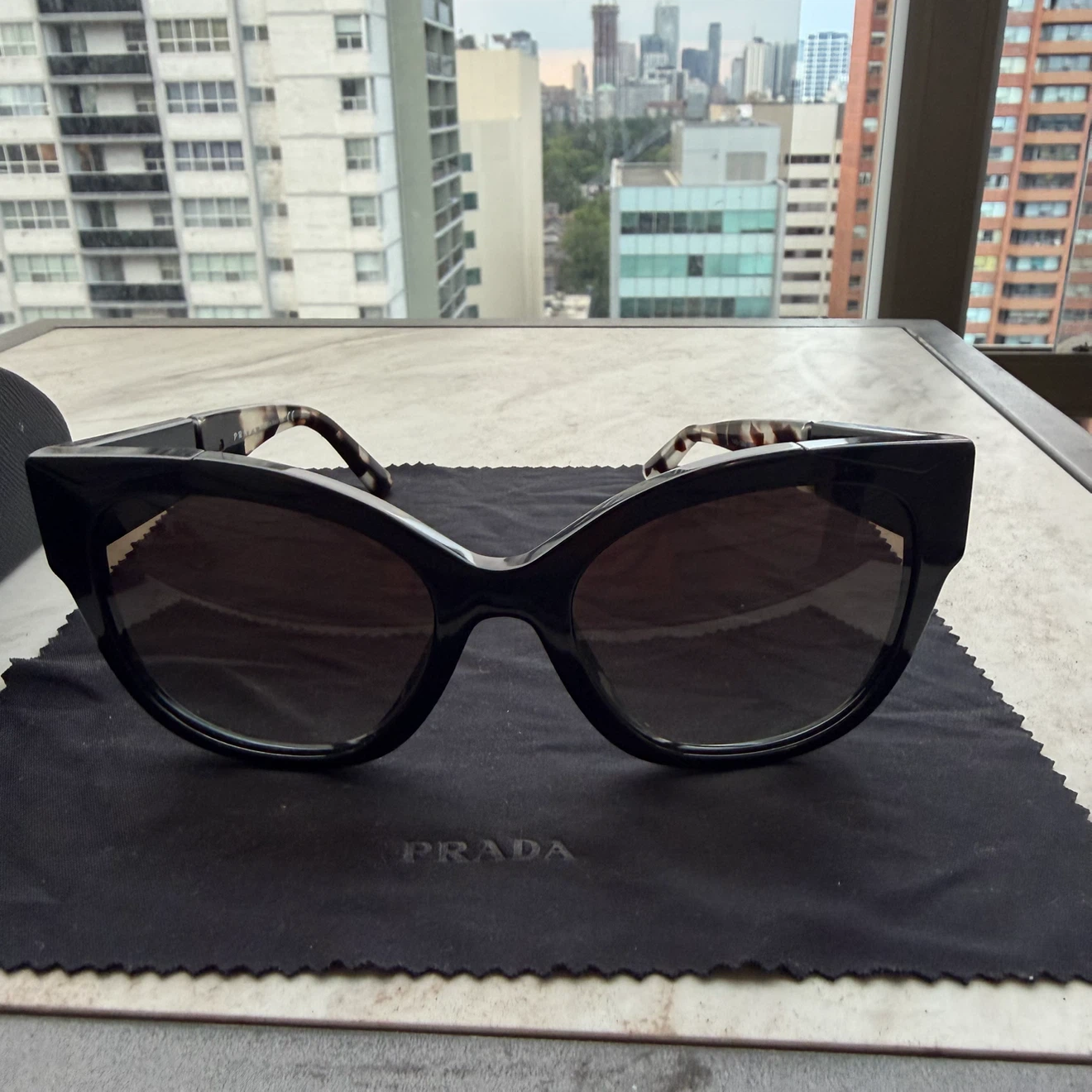 PRADA Sunglasses with Case - photo 3
