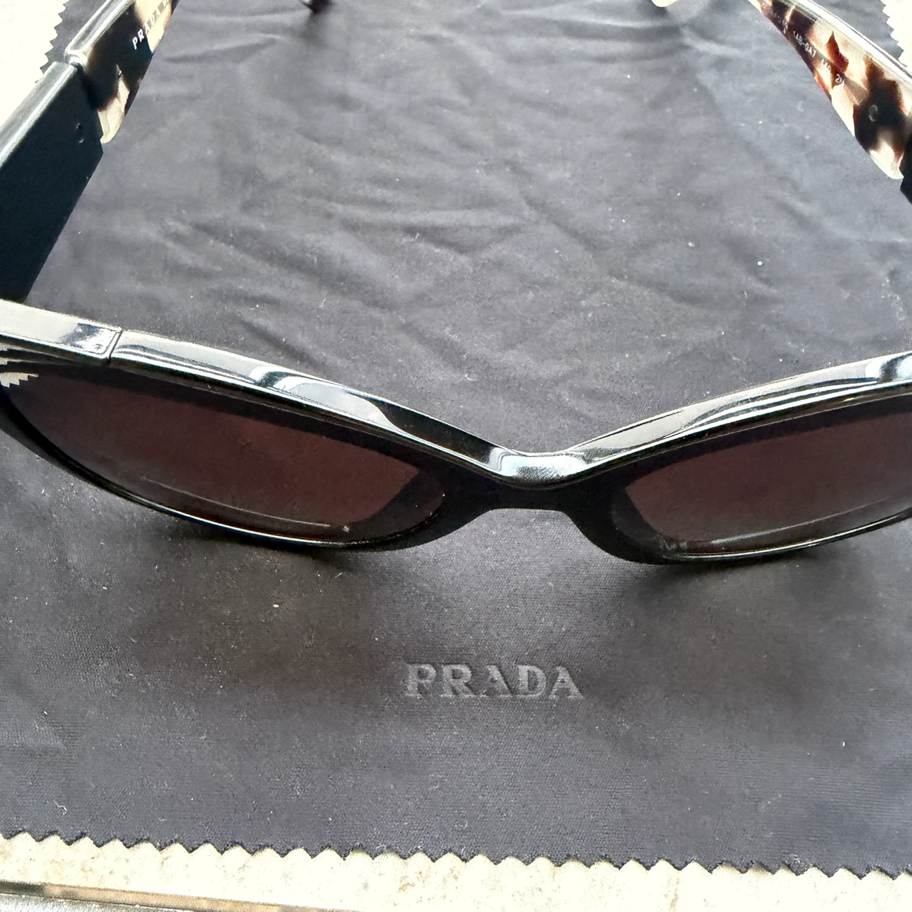 PRADA Sunglasses with Case - photo 5