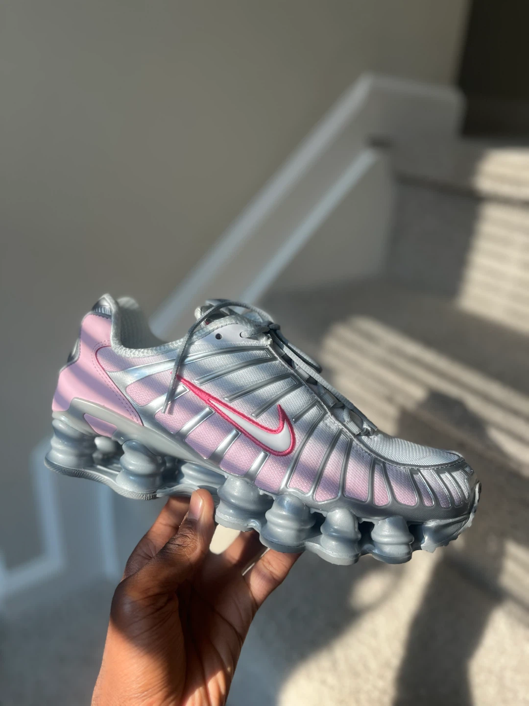 size 9 men (nike shox tl pink foam)  (women 10.5) - photo 3