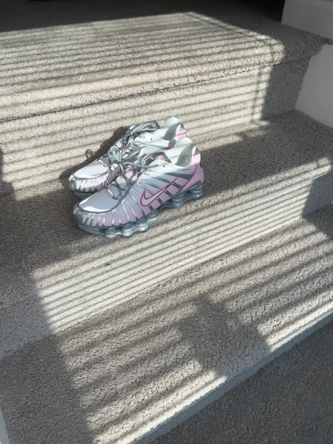 size 9 men (nike shox tl pink foam)  (women 10.5) - photo 5