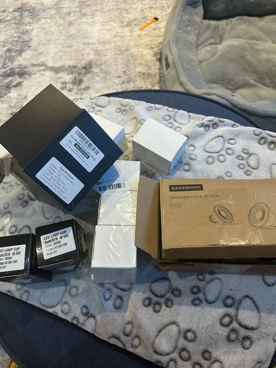 DiCUNO LED Bulbs various sizes
