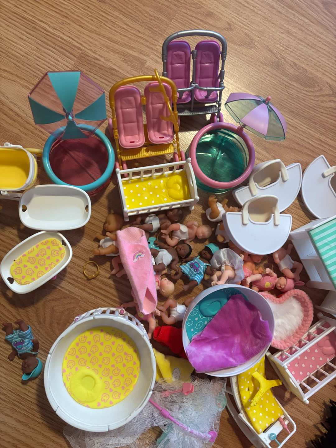 Mini brands silicon babies lot - photo 4