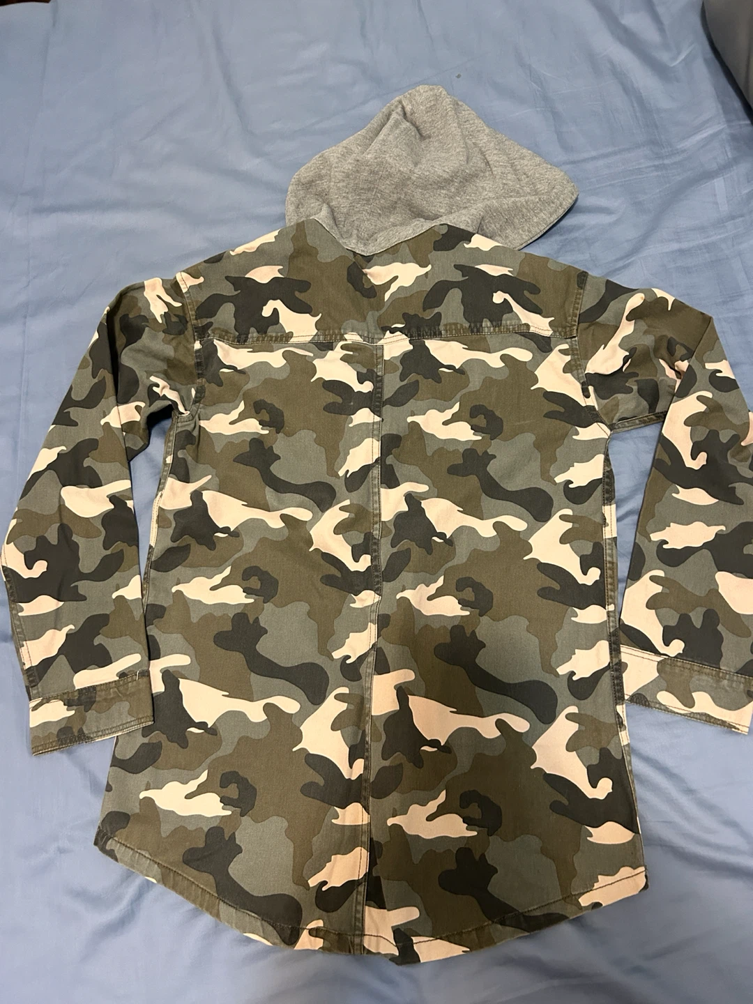 H&M Divided Camo Hooded Jacket - Size US 2 - photo 2