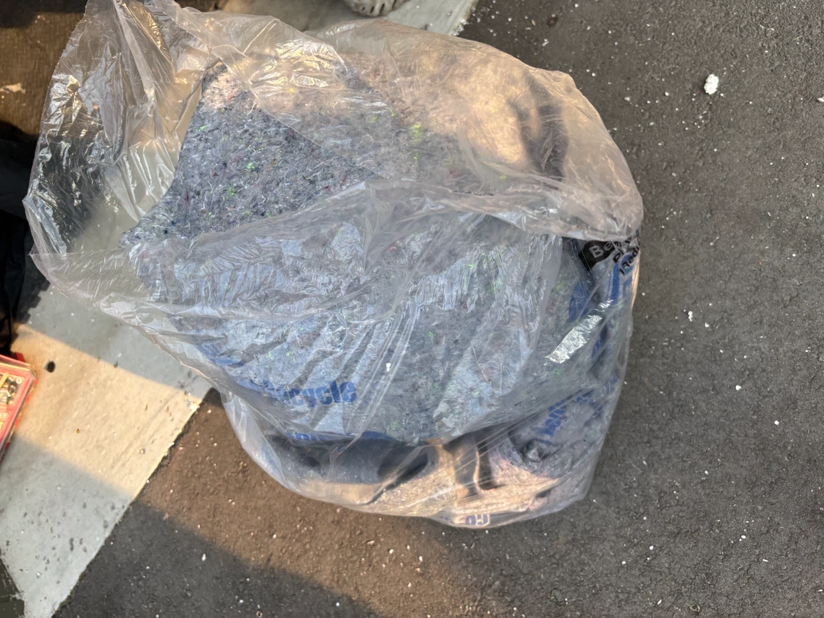 10 Moving Blankets in Clear Bag