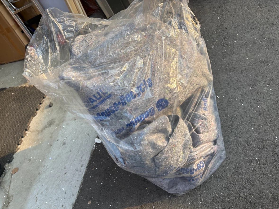10 Moving Blankets in Clear Bag - photo 3
