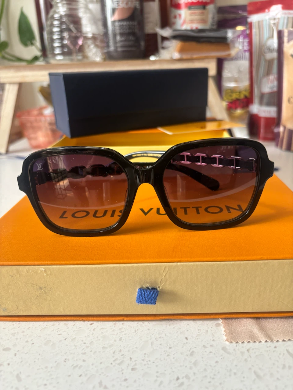 Louis Vuitton Sunglasses - photo 2