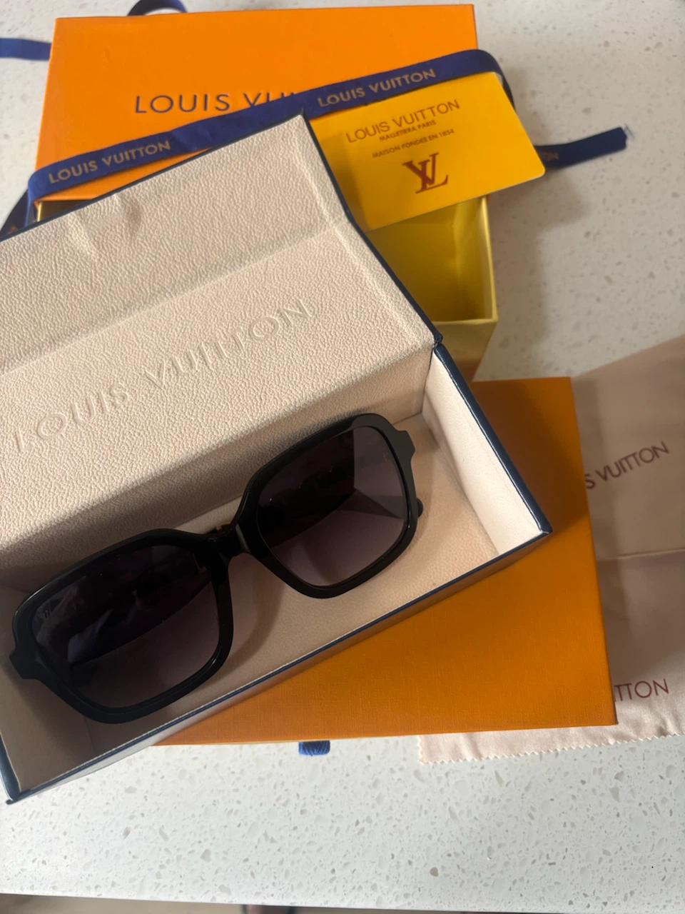 Louis Vuitton Sunglasses - photo 5