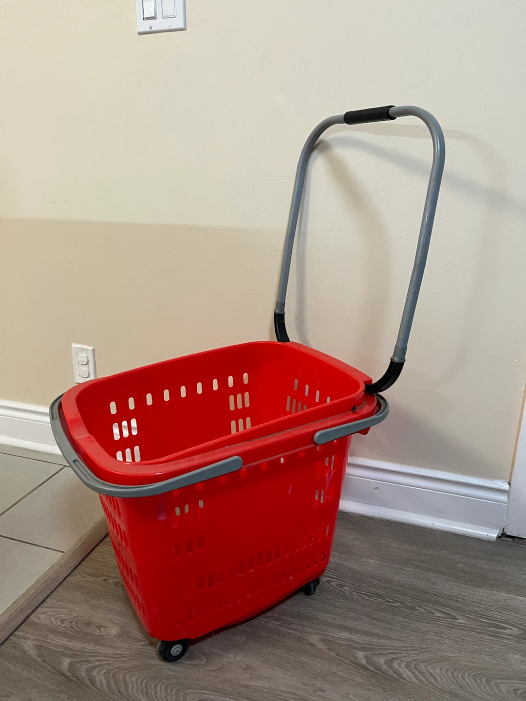Rolling Grocery shopping basket