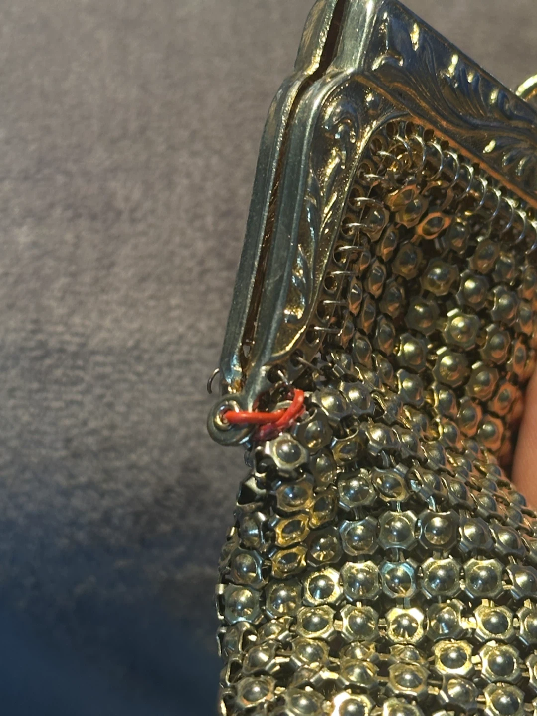 Vintage Gold Mesh Kiss-Lock Coin Purse - photo 4