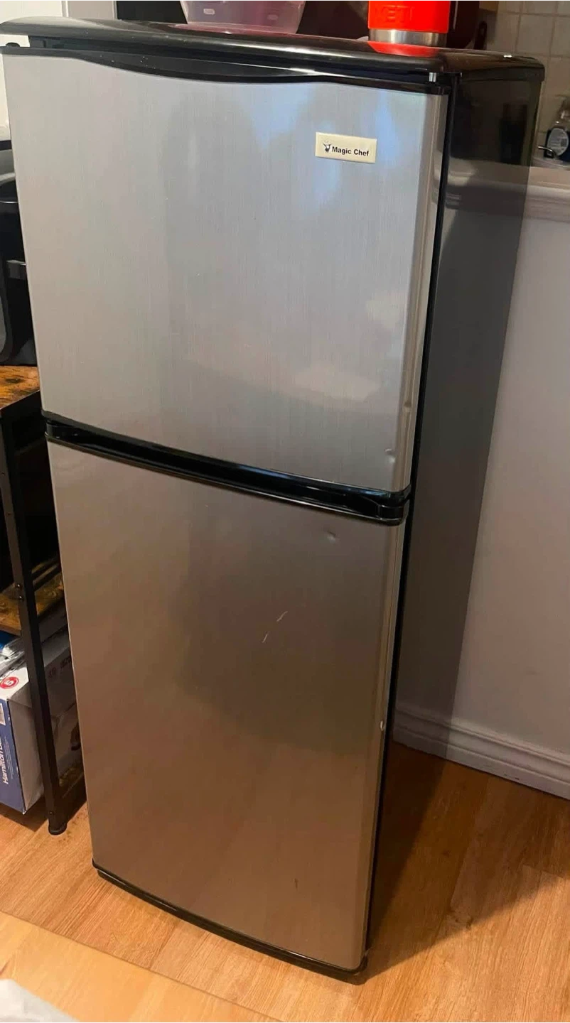 Magic Chef Fridge - photo 2