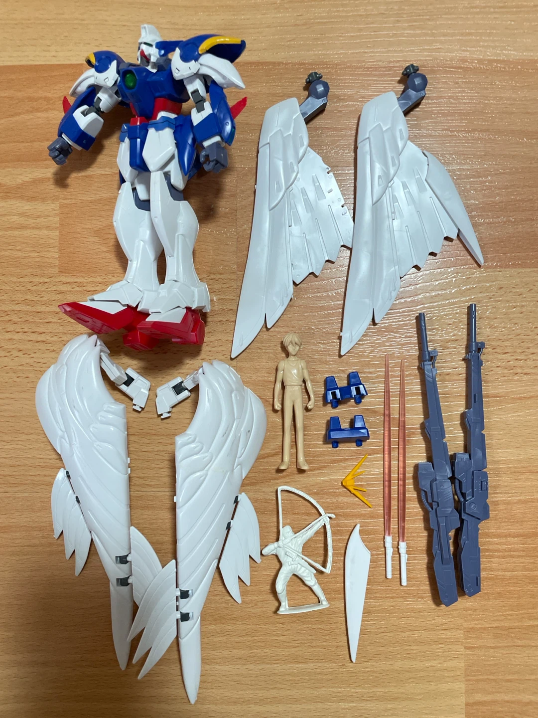 Bandai HG W-Gundam Zero Custom Model Kit - photo 2