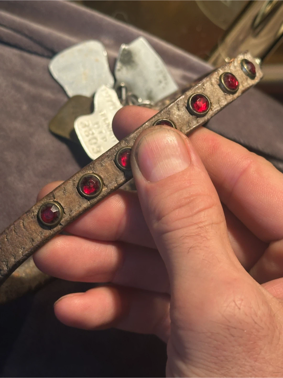 Vintage jewelled dog collar and tags - photo 4