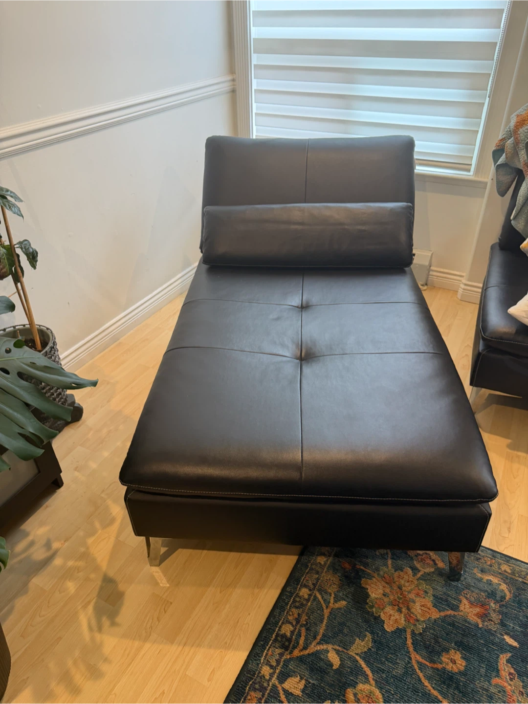 Black Faux Leather Chaise Lounge - photo 2