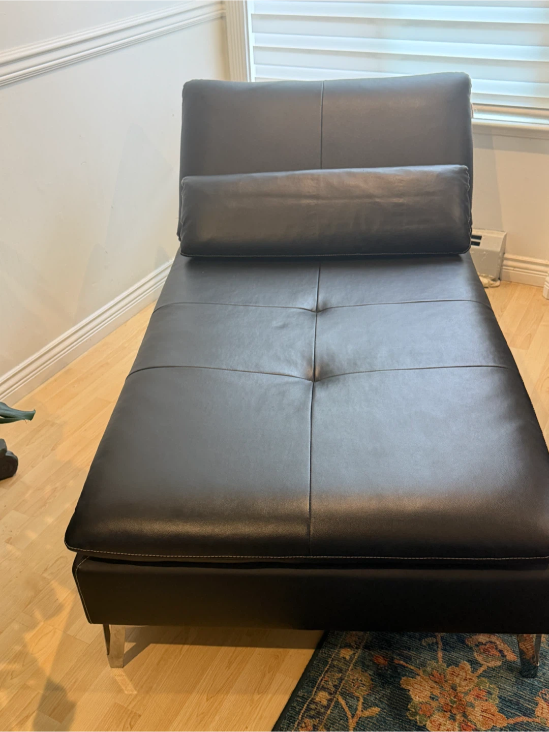 Black Faux Leather Chaise Lounge - photo 4