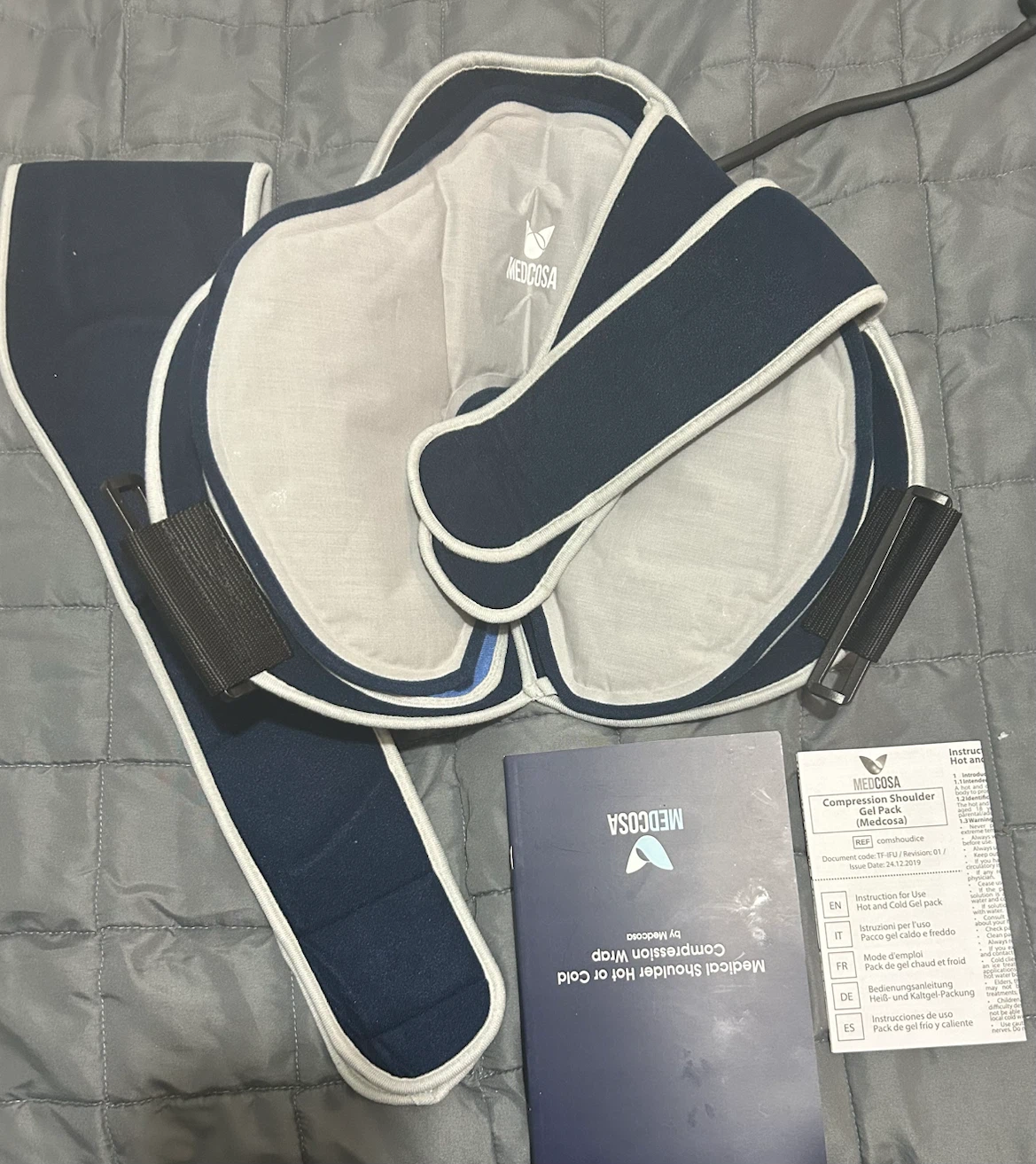 MEDCOSA Compression Shoulder Hot or Cold Gel Pack Wrap - photo 2