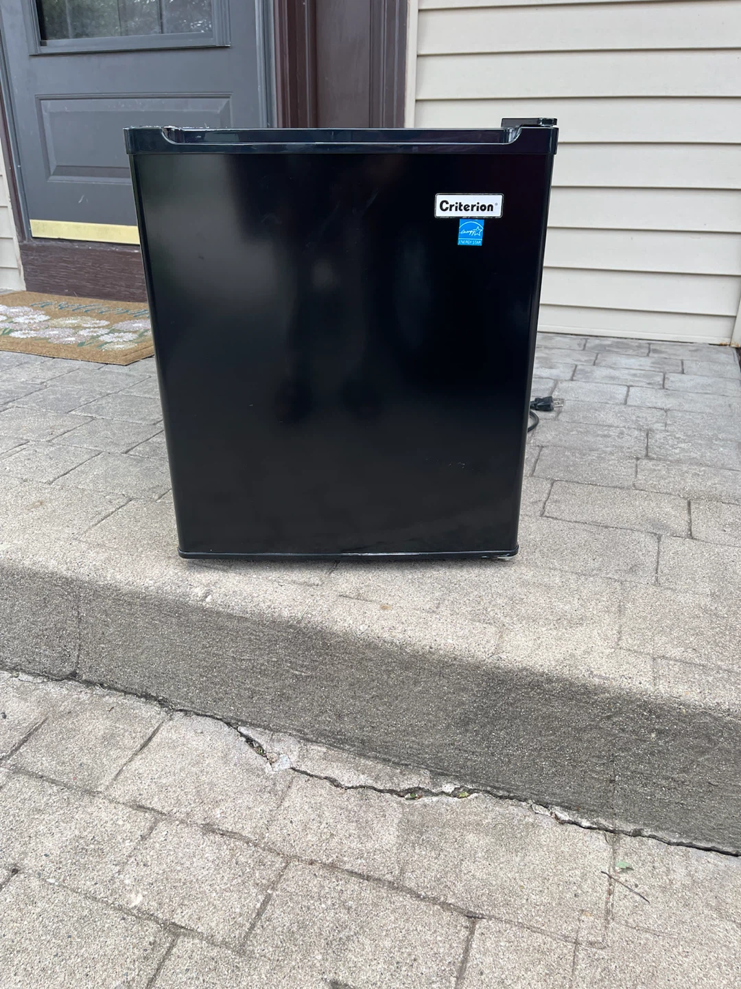Mini fridge