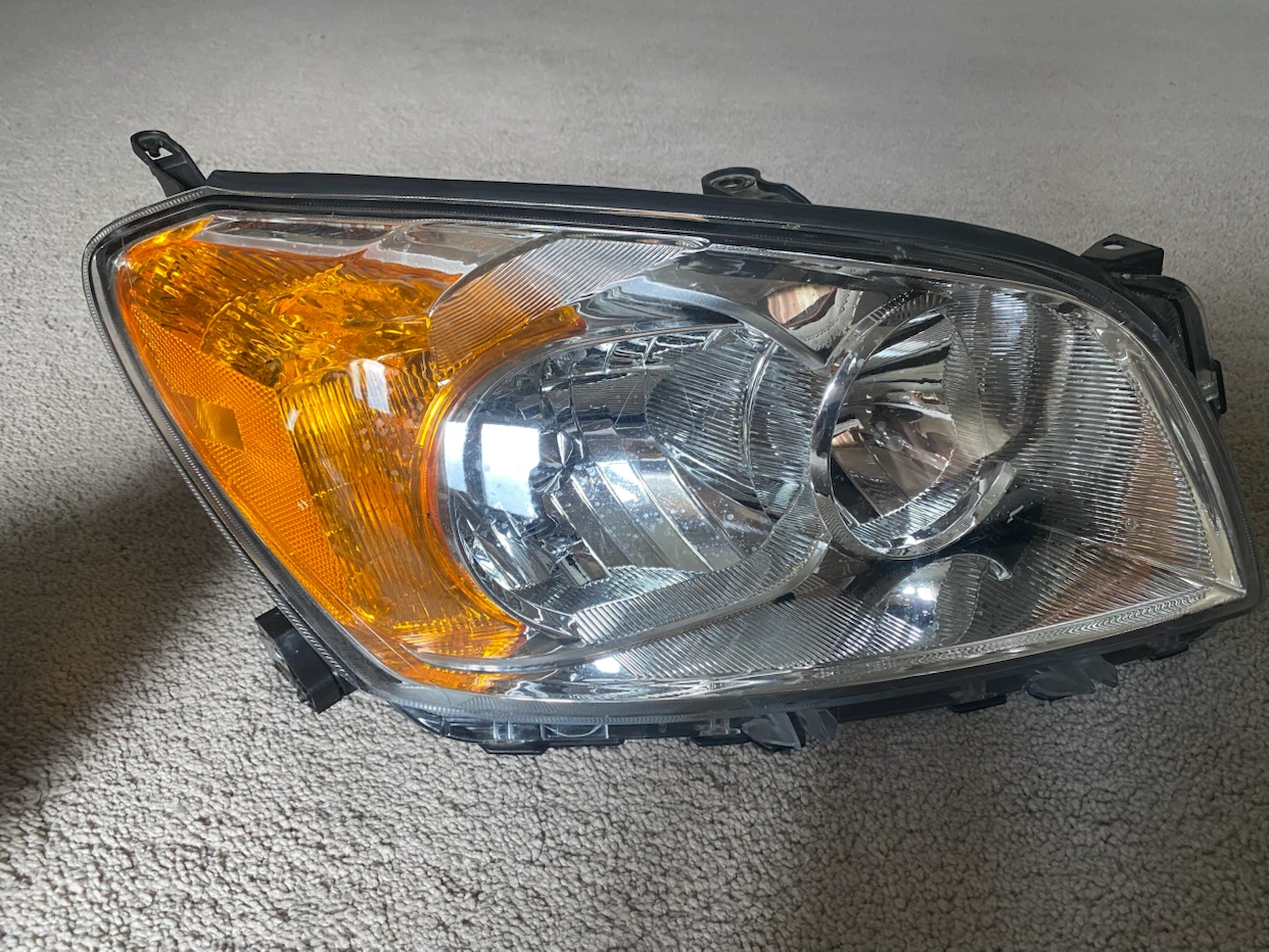 Toyota RAV4 Headlight Assembly (Passenger Side) - photo 3