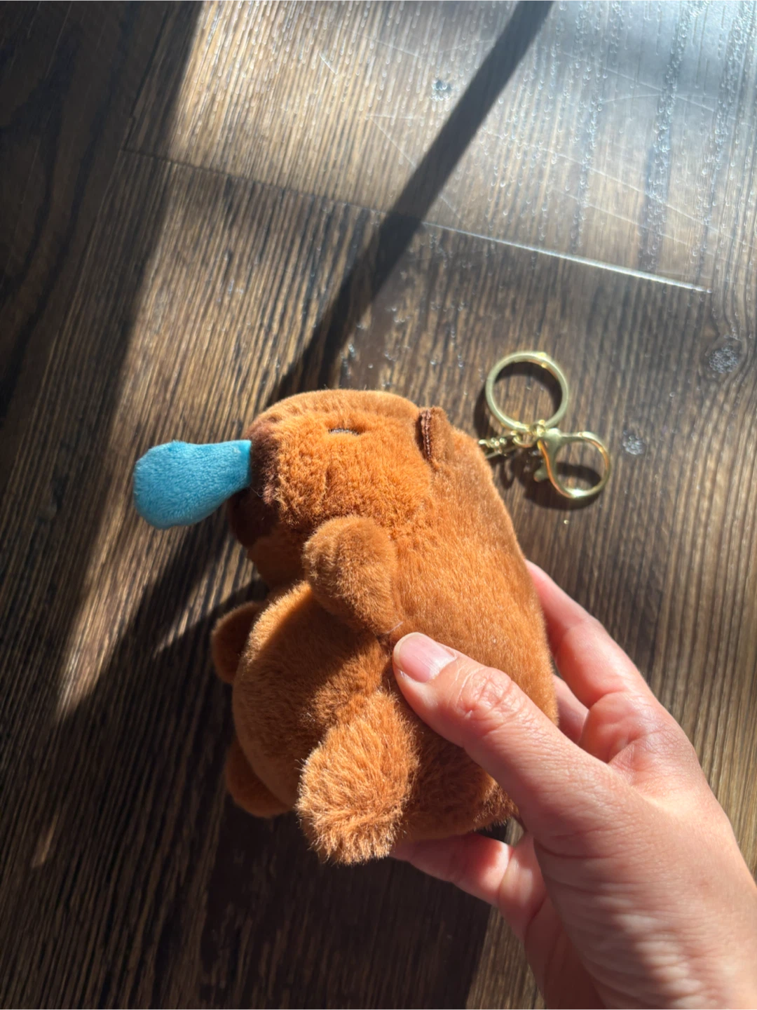 Super Cute Capybara with Retractable Blue Snot Keychain - photo 3