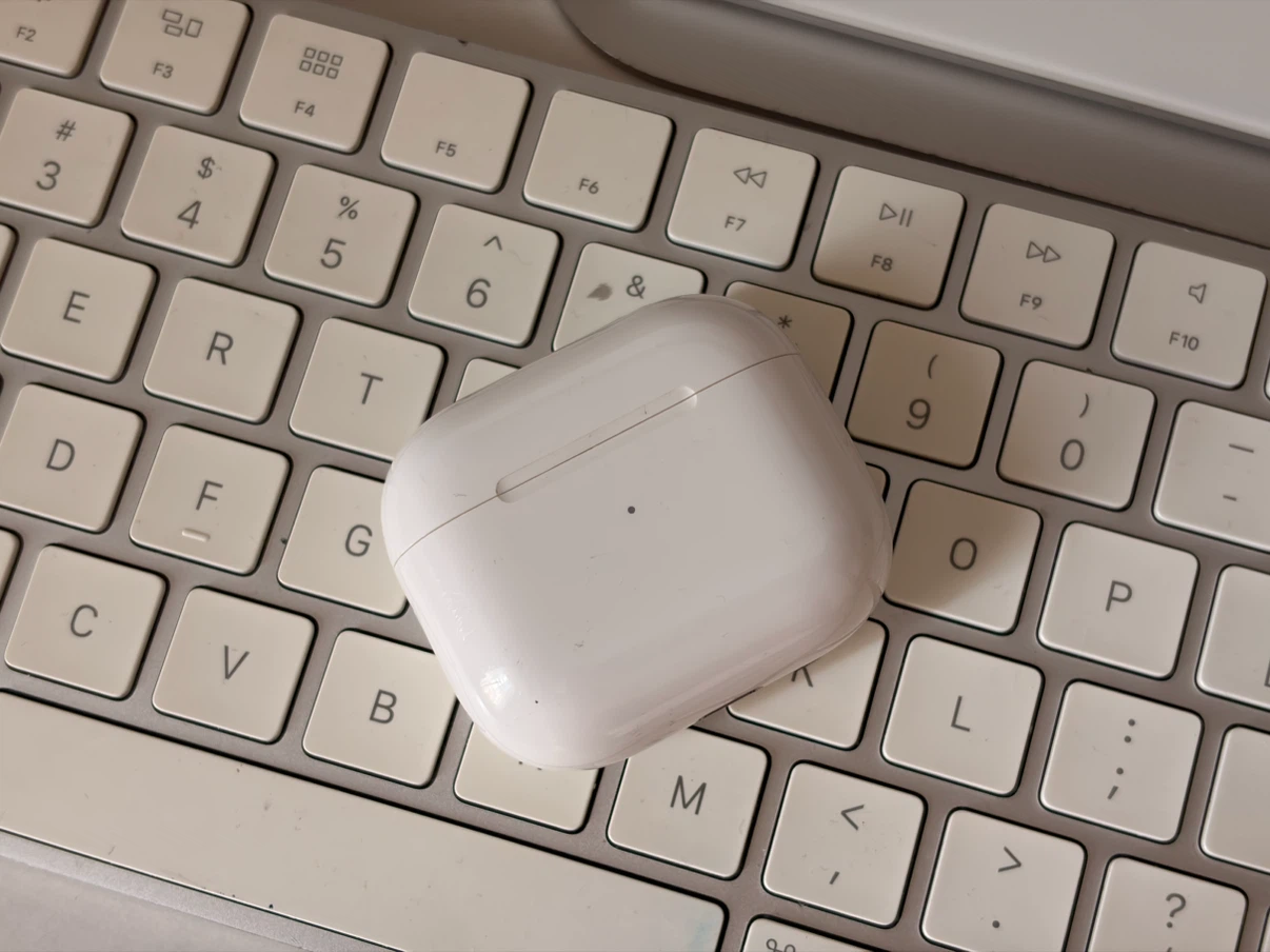 Apple AirPods (3rd generation) with MagSafe Charging Case - photo 5