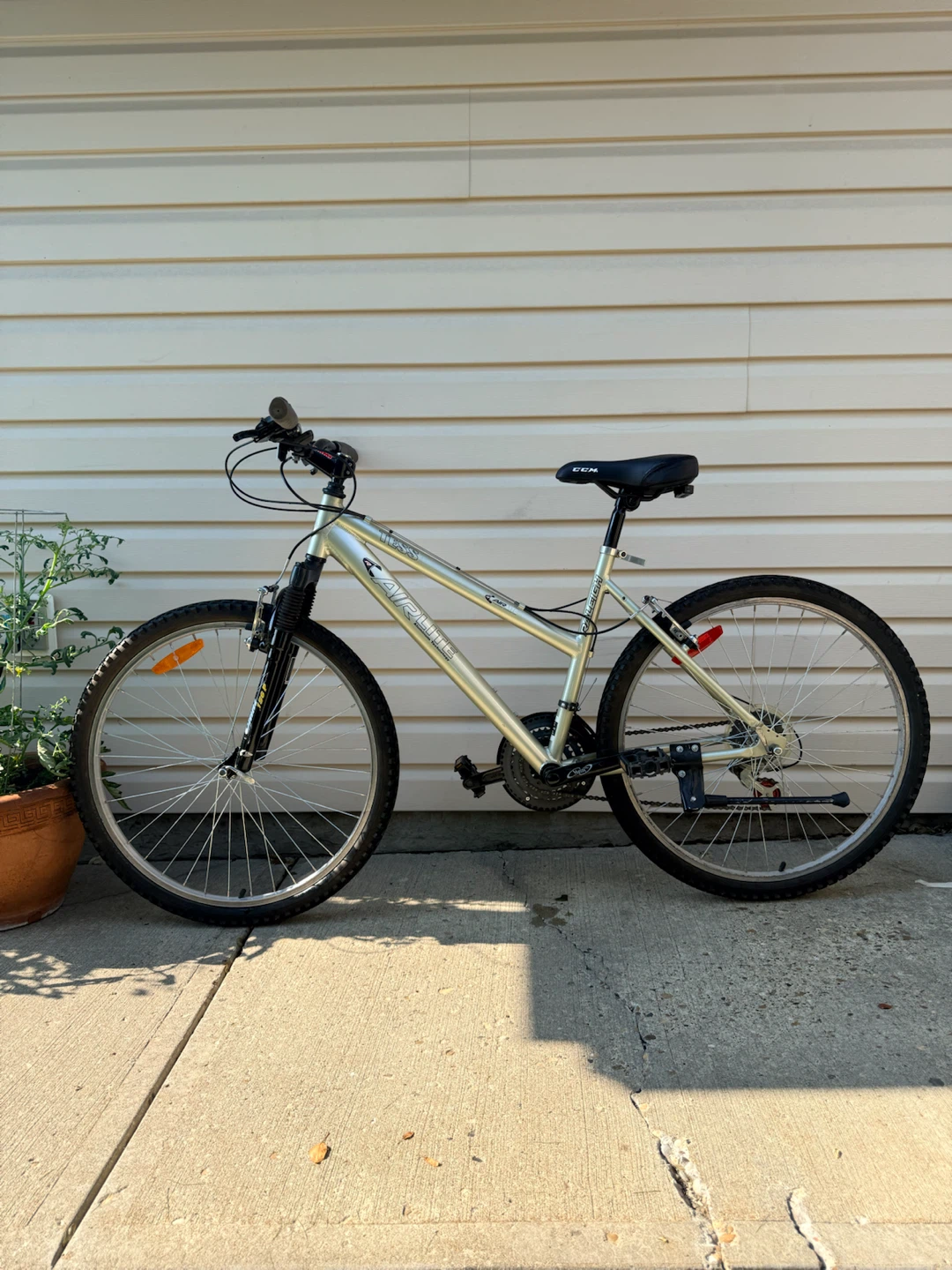 Raleigh AirLite Aluminum Mountain Bike