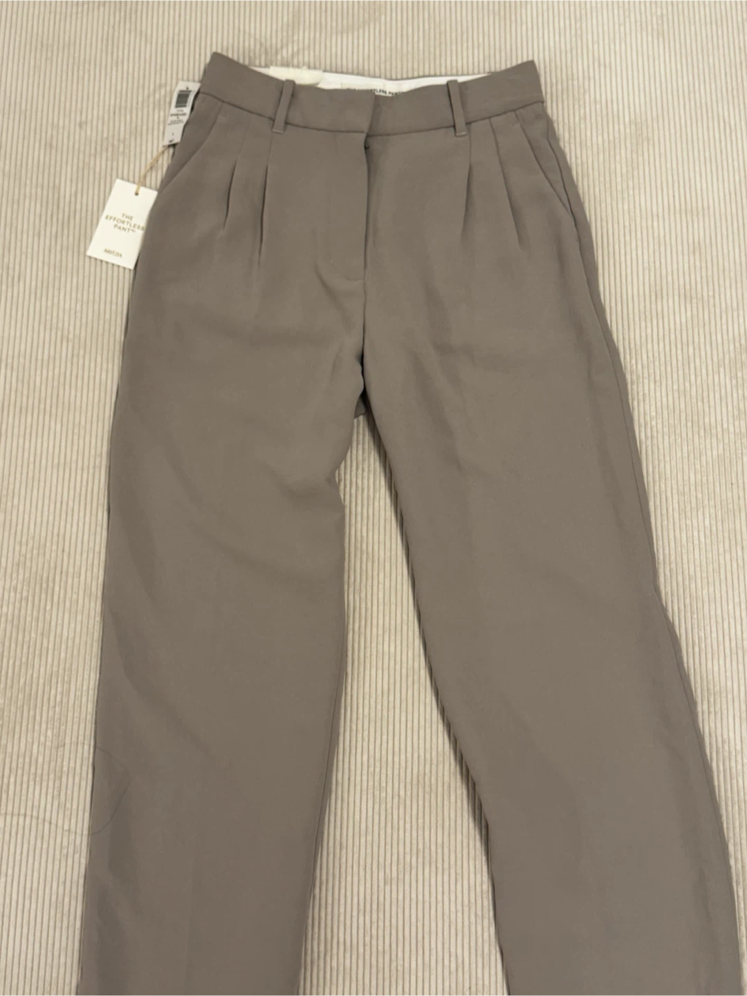 Aritzia The Effortless Pant Crepette Tags still attached