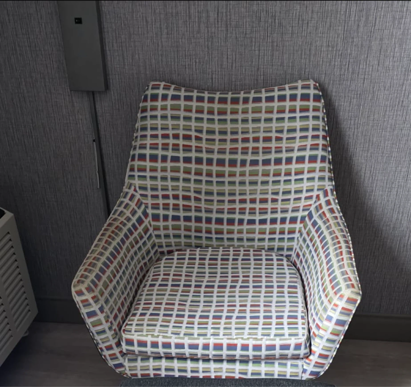 6 Retro Armchair with Geometric Pattern
