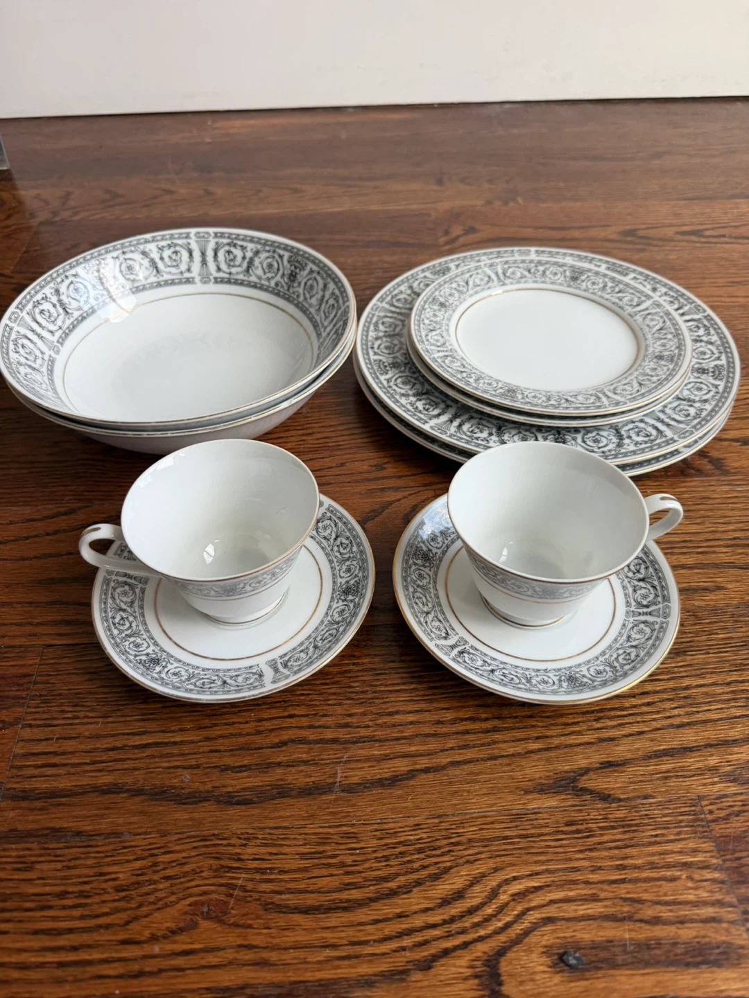Vintage Dinnerware Set - photo 2
