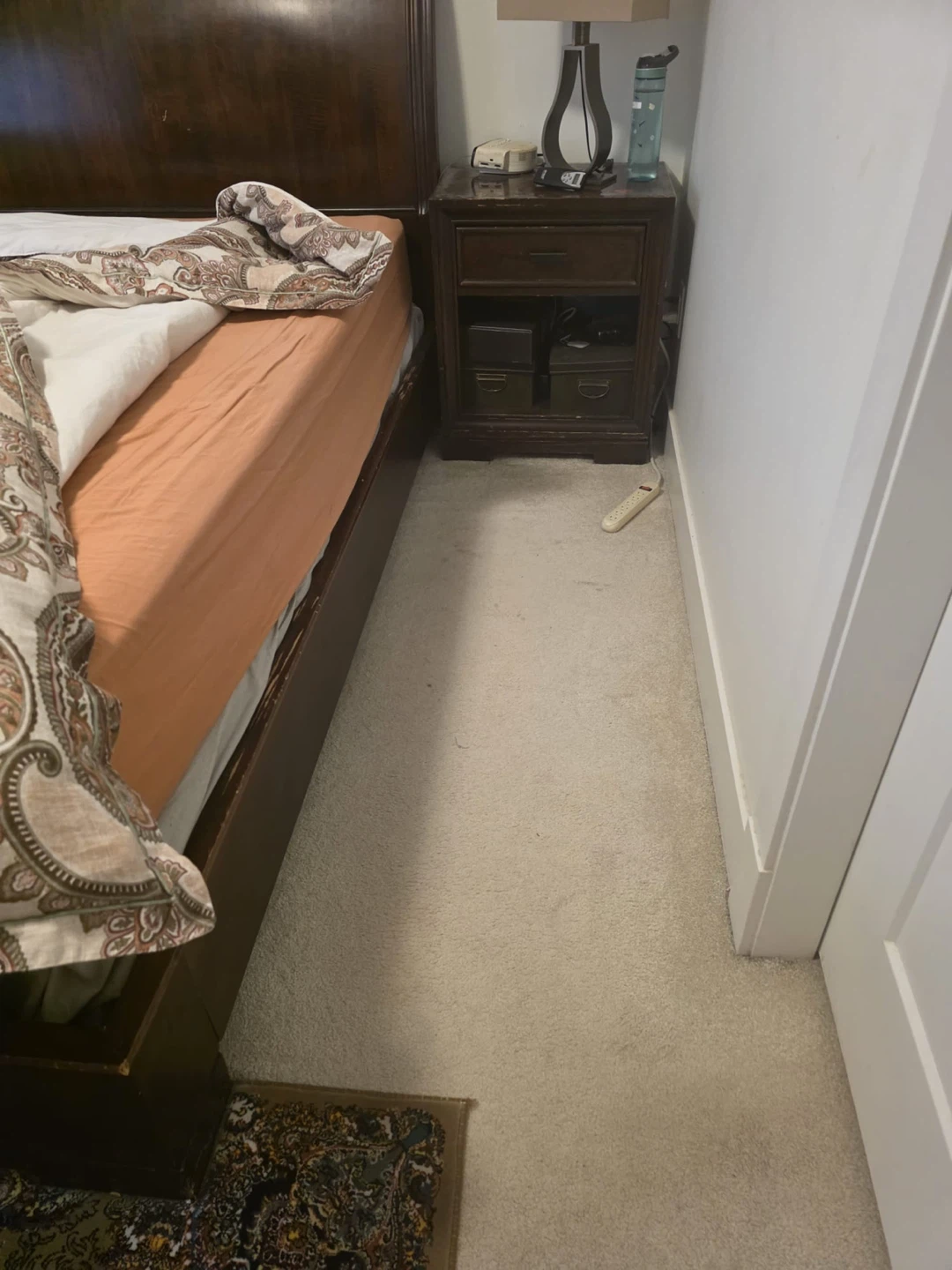 Dark Wood Queen Bed Frame with BOX and Mattress - photo 3