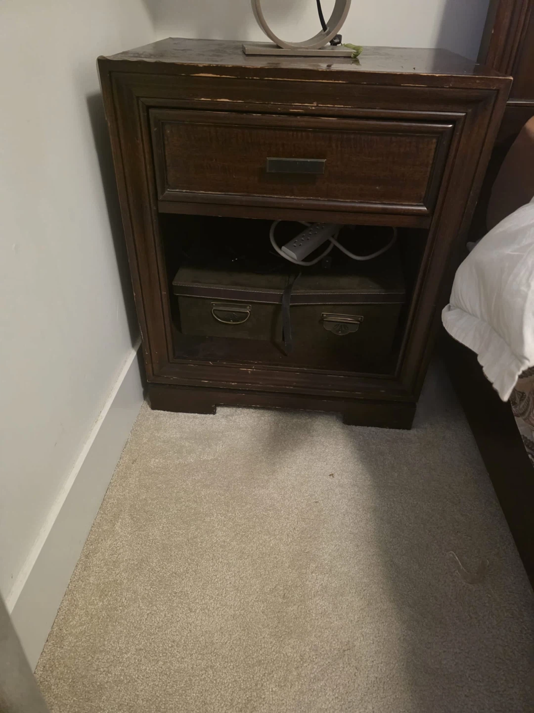 Dark Wood Queen Bed Frame with BOX and Mattress - photo 4