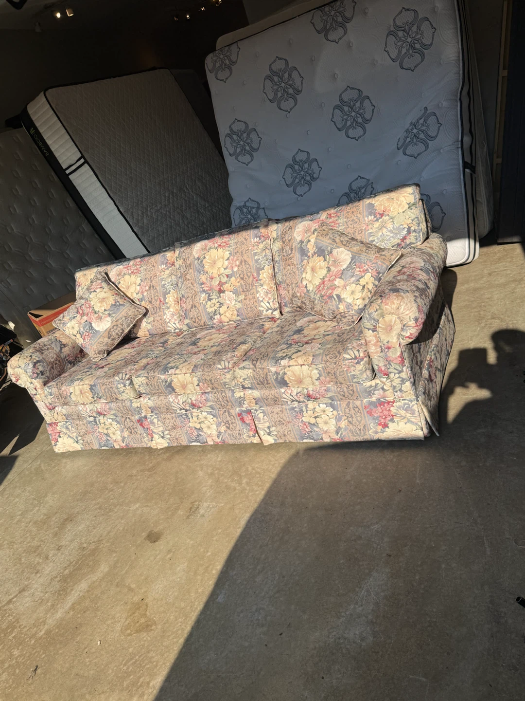 Floral Sofa - photo 2
