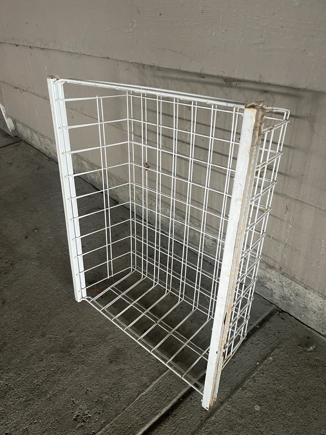 White Metal Wire Baskets