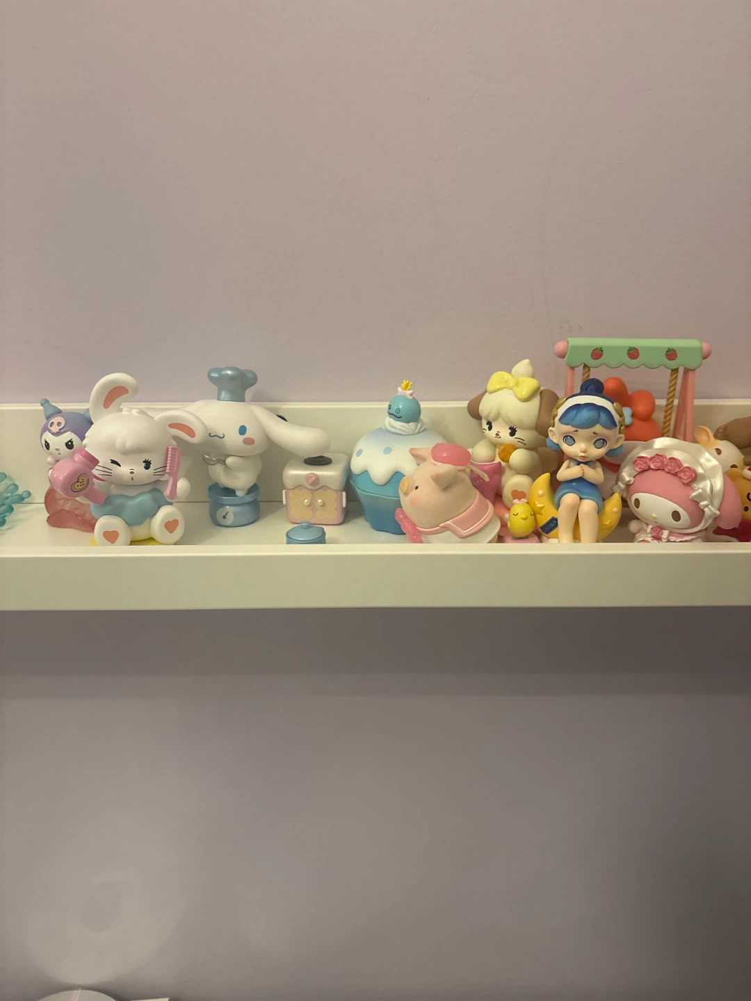 Assorted collectible figurines - photo 2