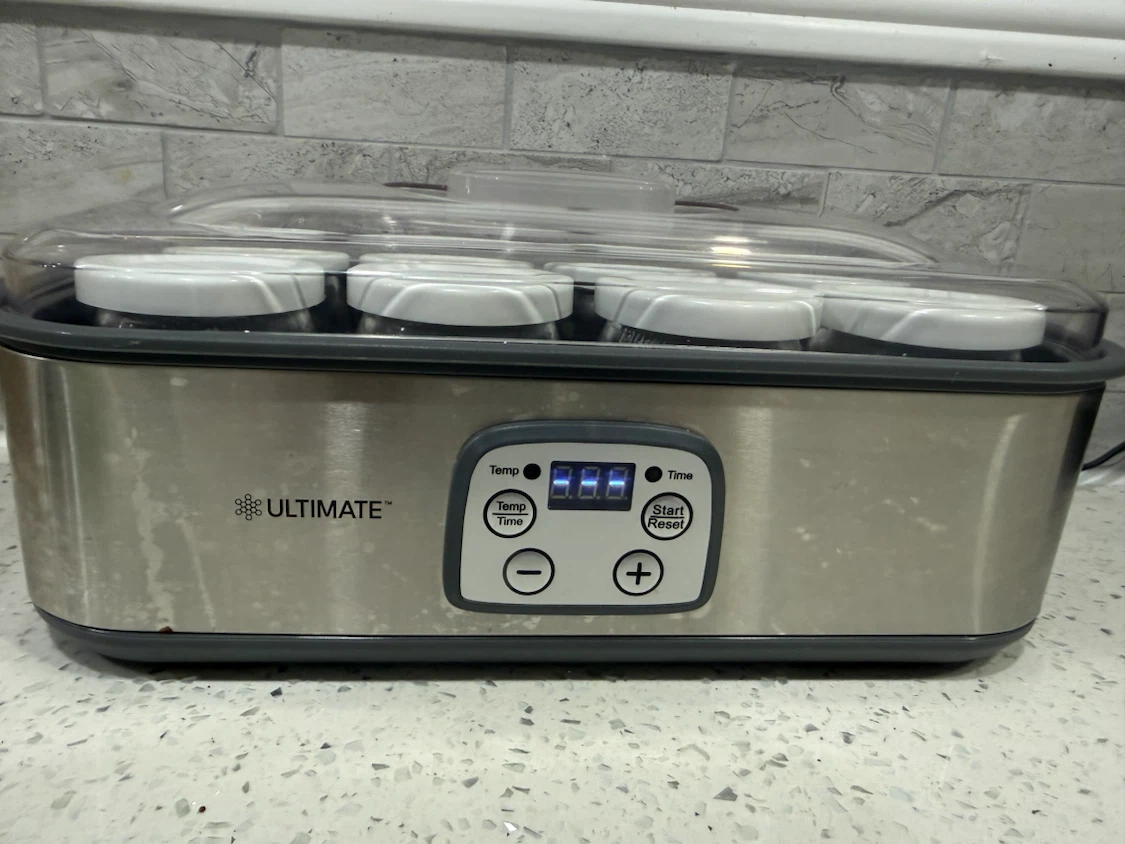 Ultimate Yogurt Maker with 8 glass Jars