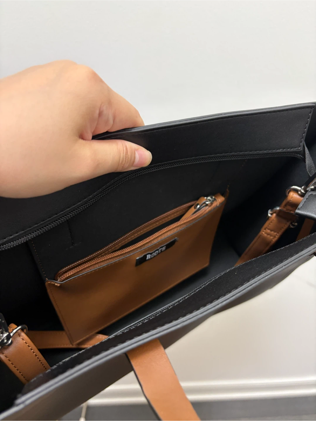 Roots leather totes - photo 2