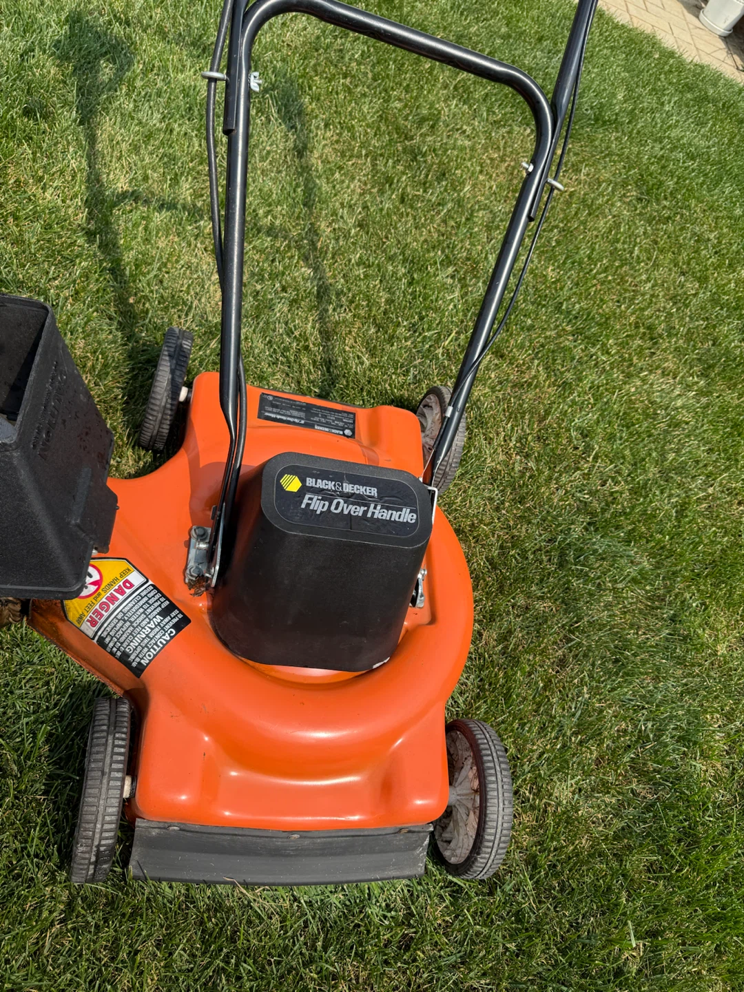 Flip over handle Electric Mower $75.00 or best offer. - photo 3