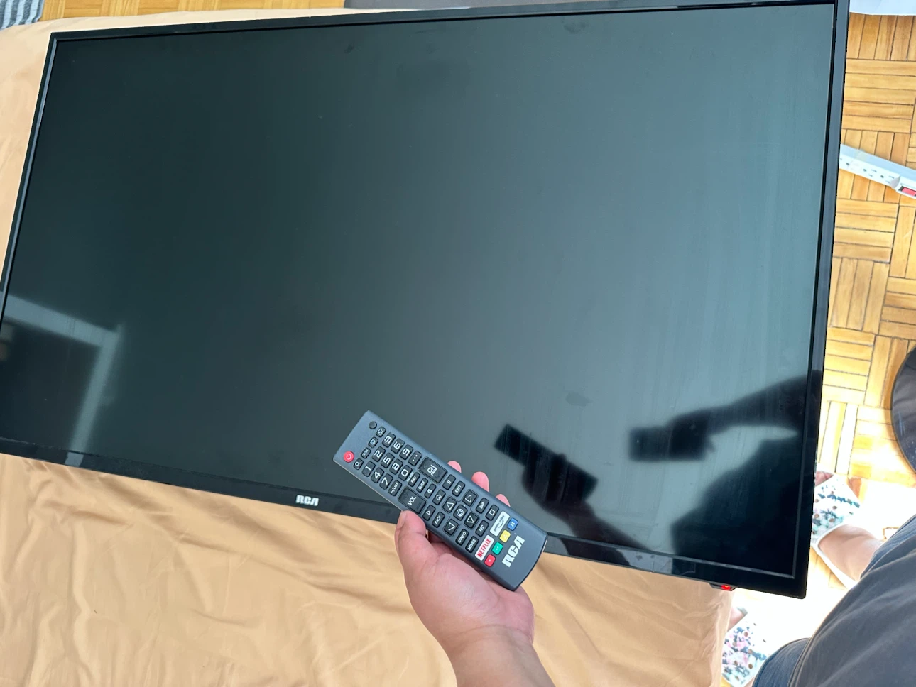 RCA 50” 4K Smart TV (LG webOS) – For Parts/Repair - photo 3