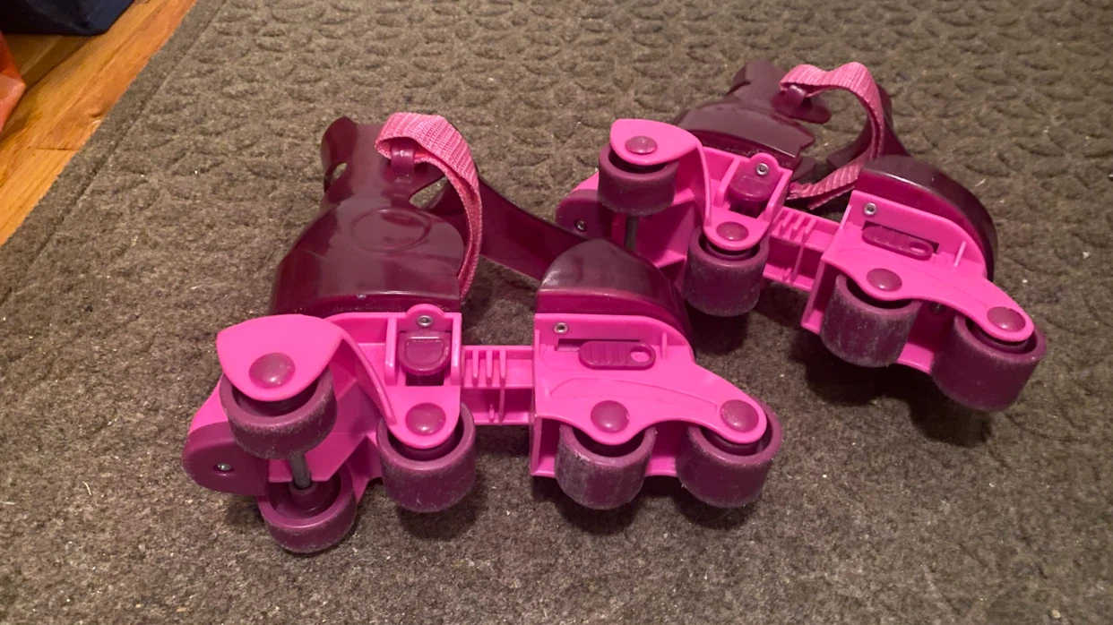 Barbie Adjustable Roller Skates - photo 3