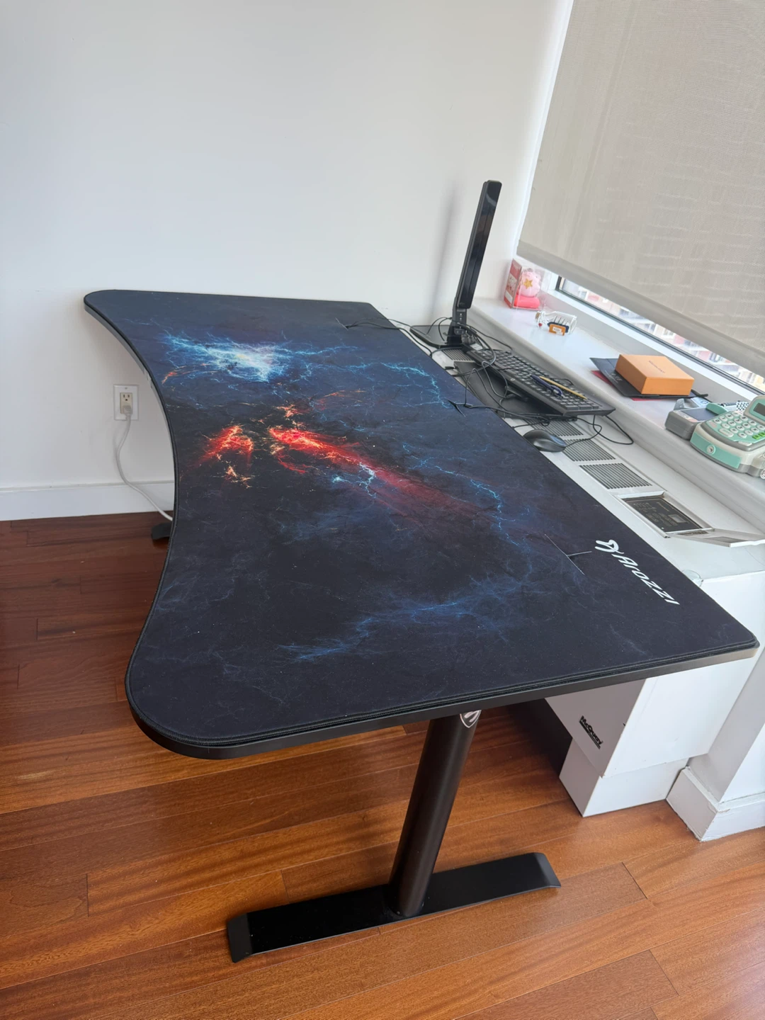 Arozzi Gaming Desk with Cosmic Design - photo 2