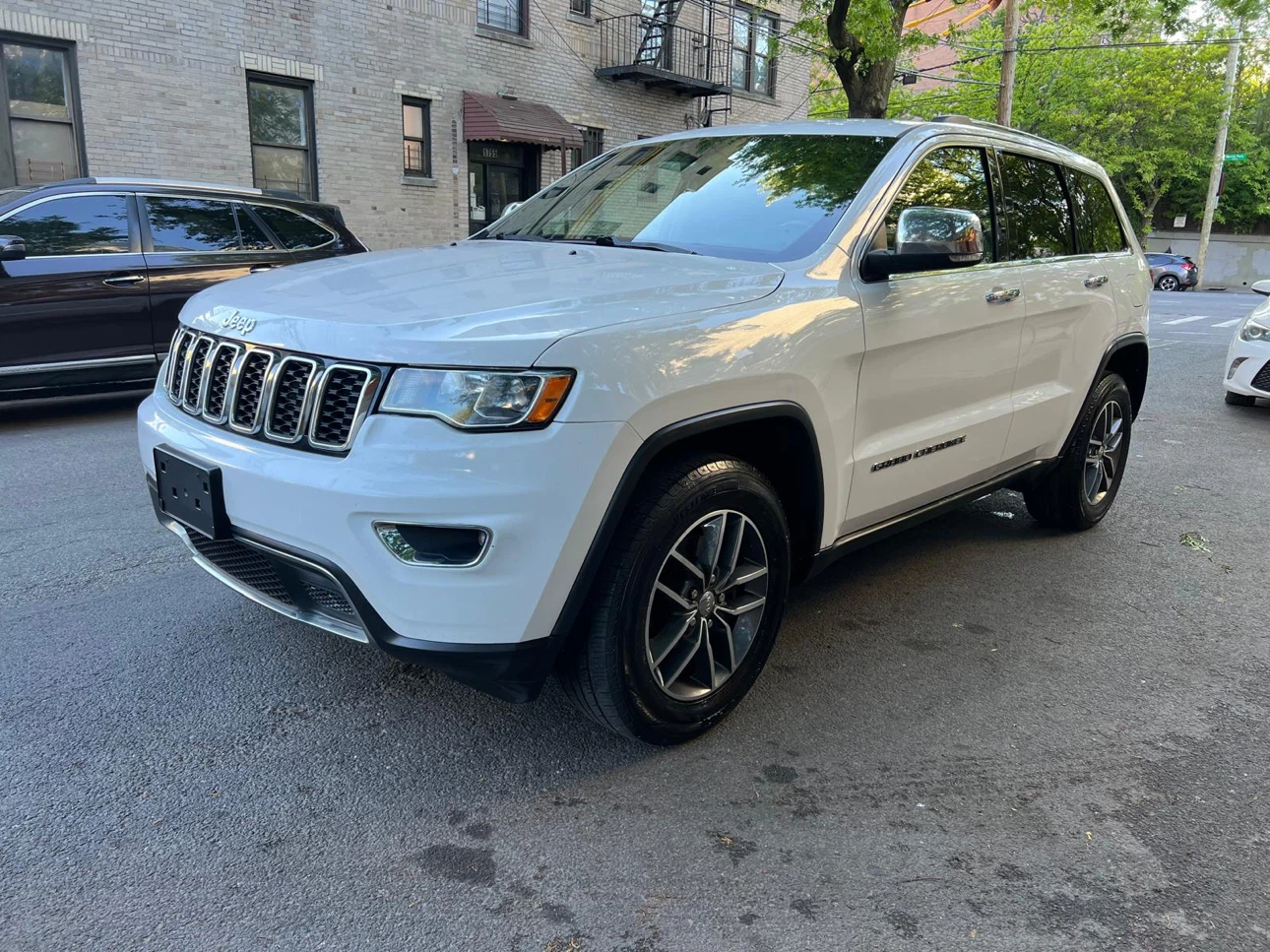 2017 Jeep Grand Cherokee Limited 4x4 SUV - photo 2