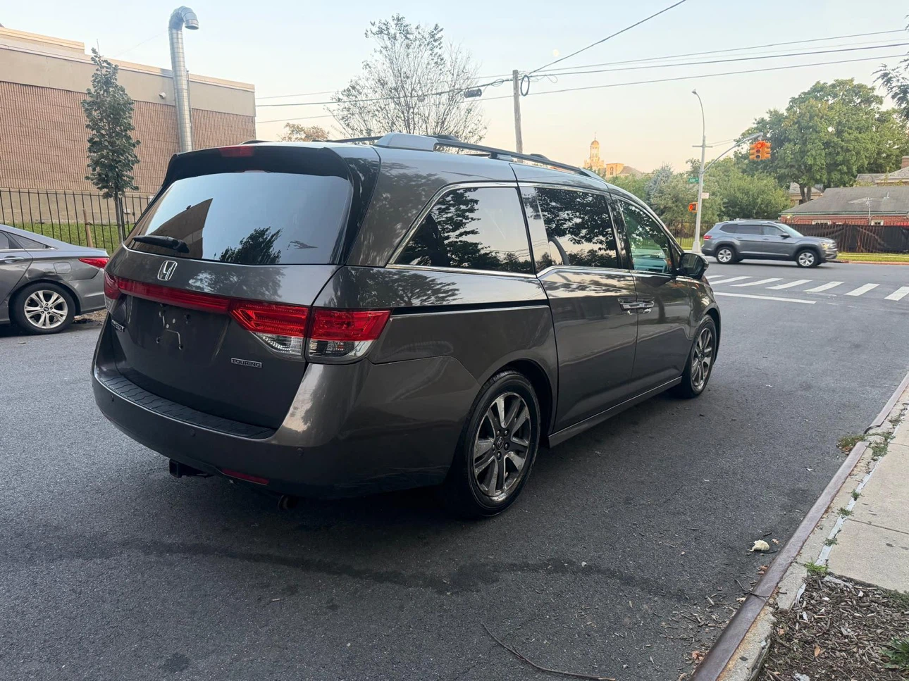 2014 Honda Odyssey Touring - photo 4