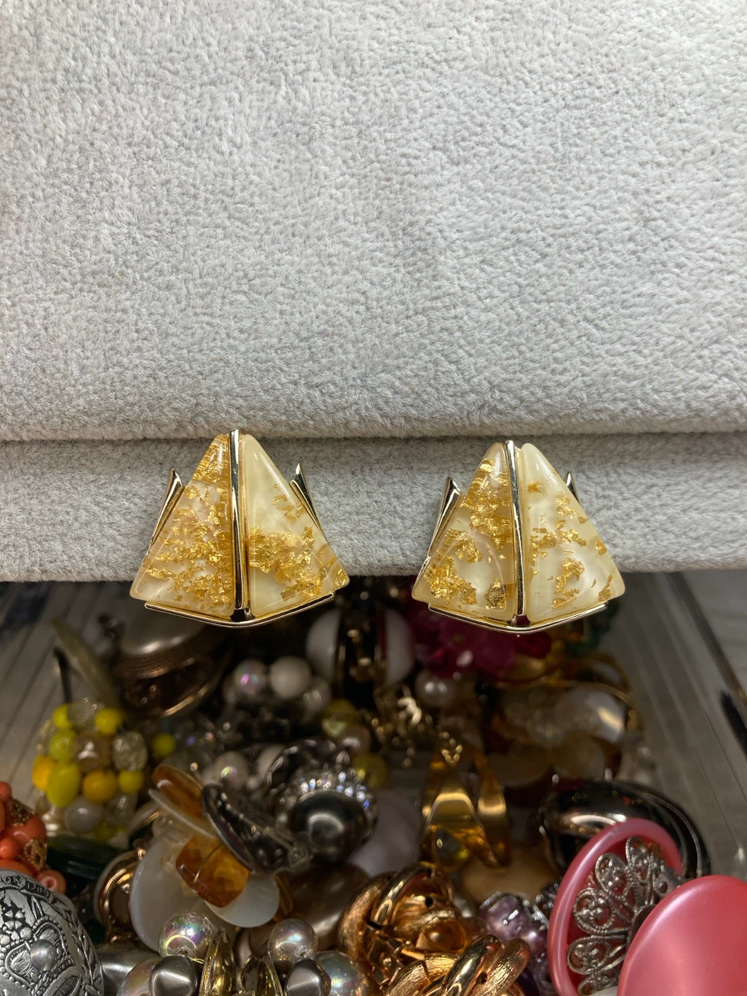 Clip-on Earrings with Gold Flakes