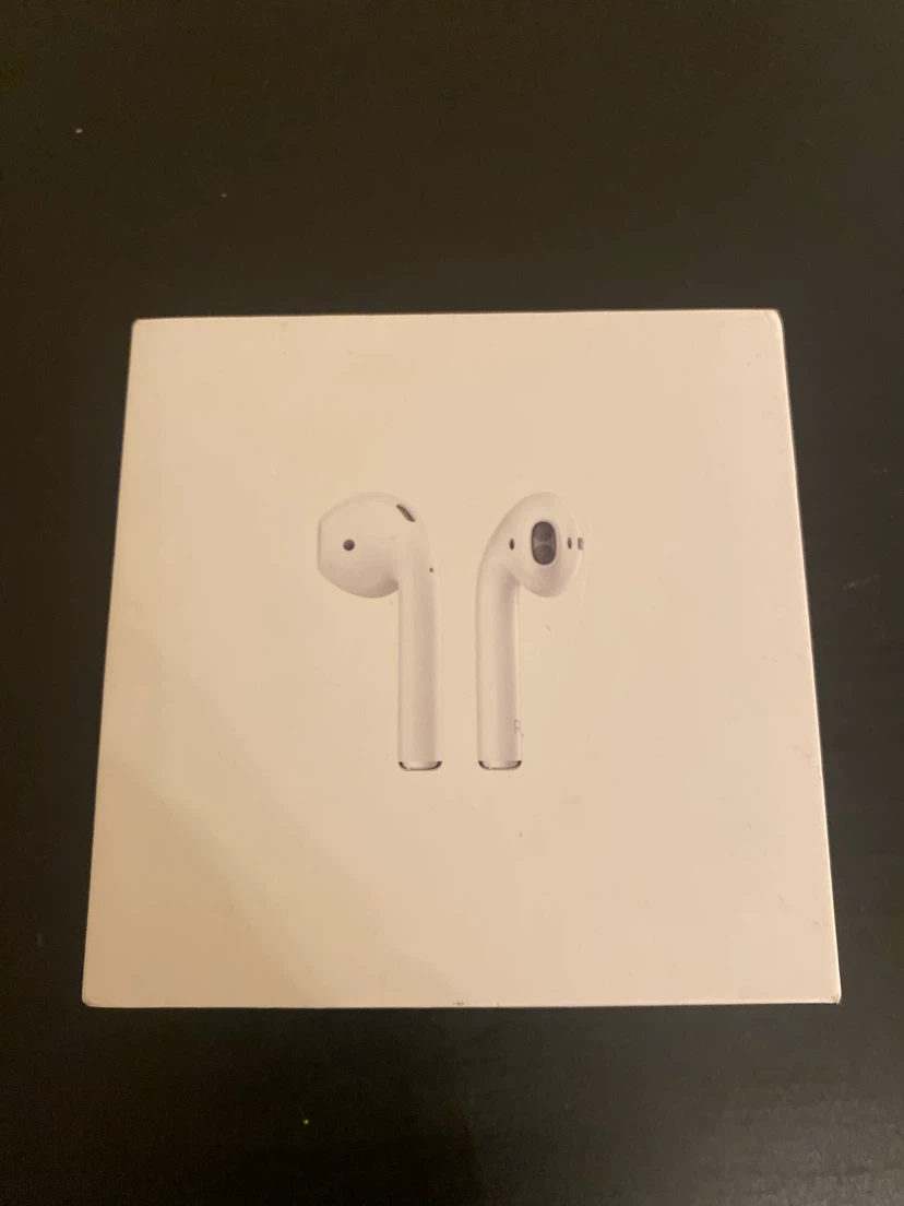 Apple AirPods with Charging Case