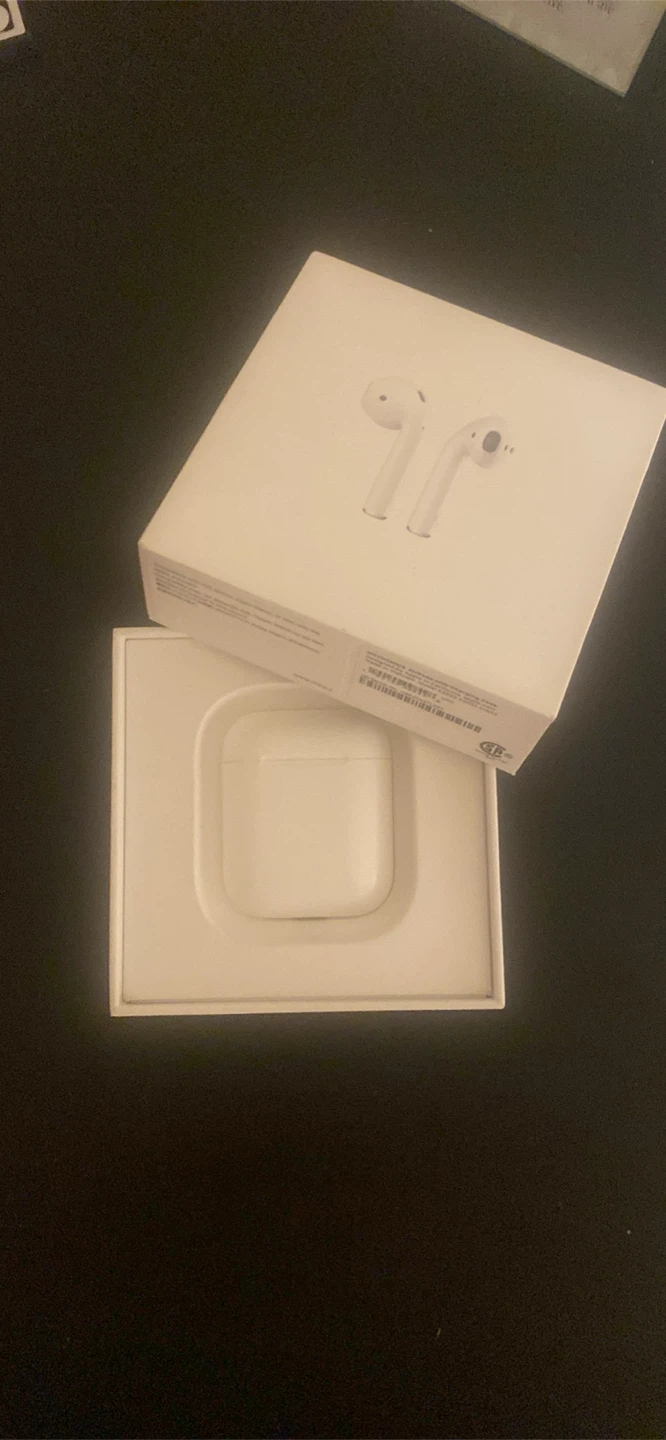 Apple AirPods with Charging Case - photo 2
