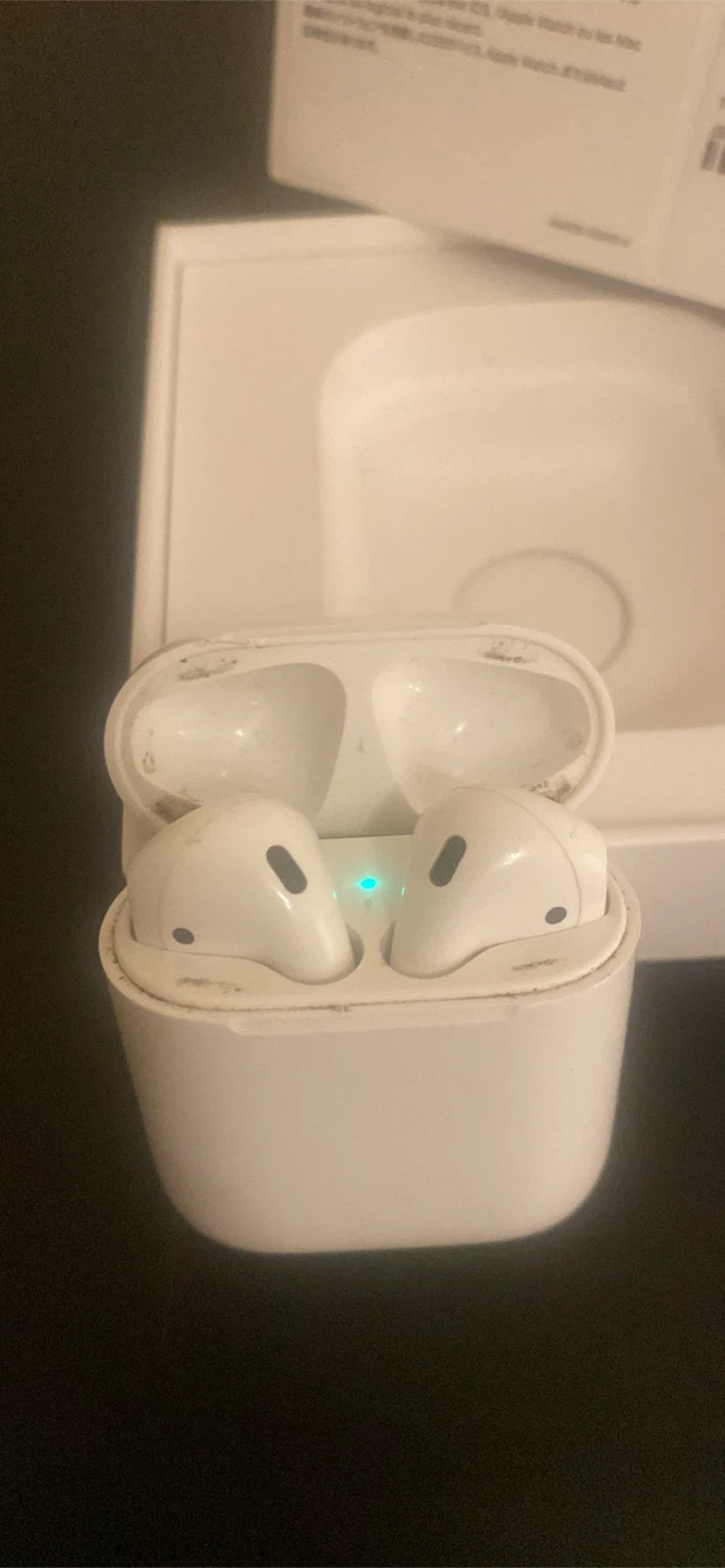 Apple AirPods with Charging Case - photo 4