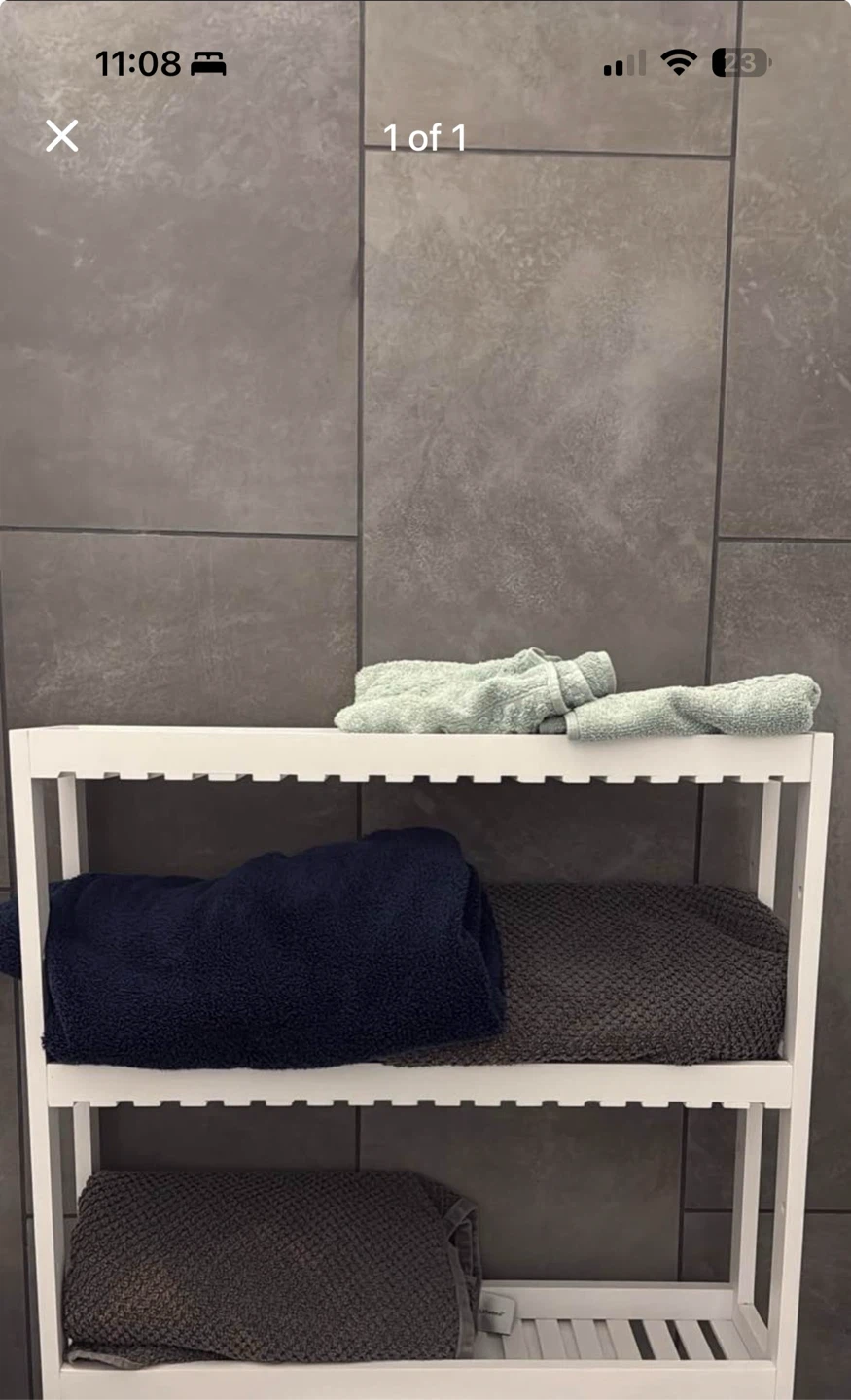 White 3-Tier Bathroom Shelf with Towels