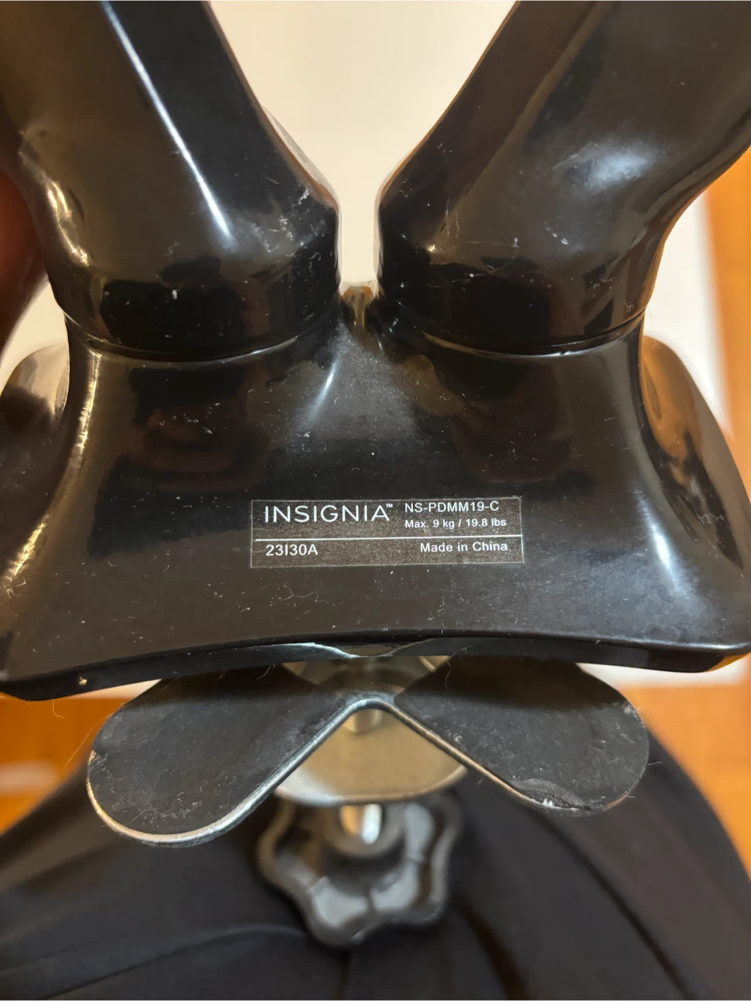 Insignia Dual Arm Hydraulic Monitor Mount (NS-PDMM19-C) - photo 3